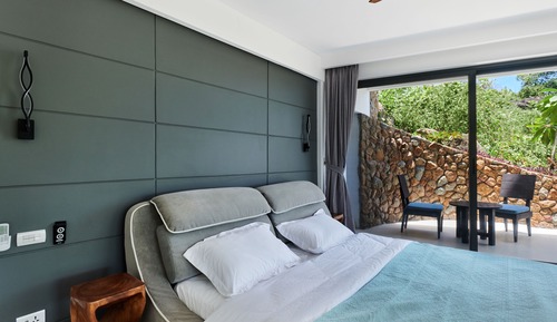 Apartamento de lujo, 1 cama de matrimonio grande, terraza, vistas al mar