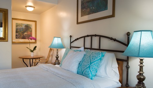 Suite, 1 cama de matrimonio, cocina básica, planta baja
