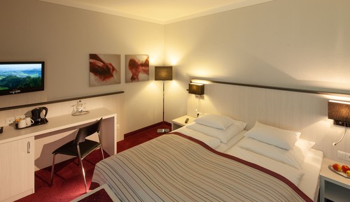 Habitación estándar con 1 cama doble o 2 individuales, 2 camas individuales, no fumadores