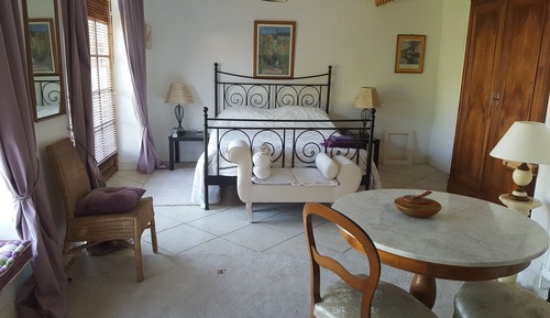 Habitación superior con 1 cama doble o 2 individuales