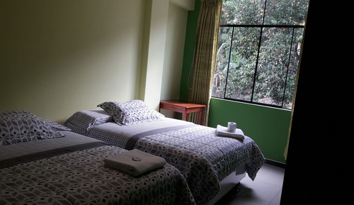 Habitación familiar, 2 camas dobles, no fumadores, baño privado