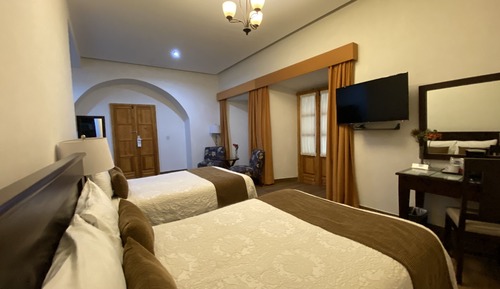 Habitación junior doble, 2 camas dobles, no fumadores