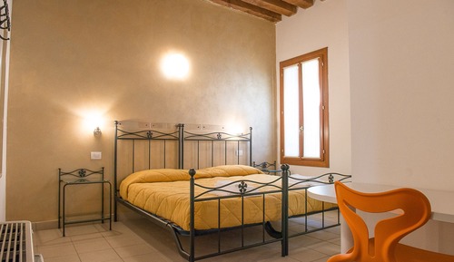 Habitación superior con 1 cama doble o 2 individuales
