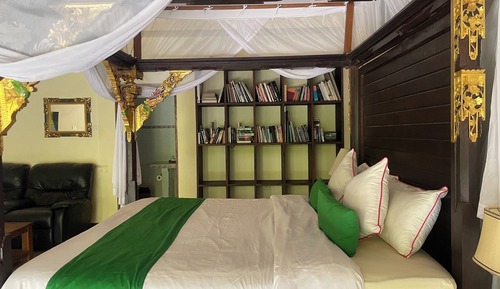 Deluxe King Room With Pool View
