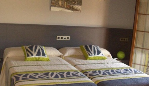 Habitación con 2 camas individuales