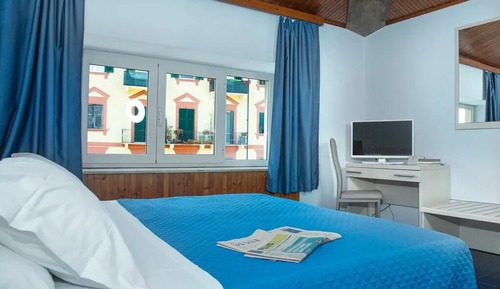 Habitación clásica con 1 cama doble o 2 individuales, vistas a la ciudad