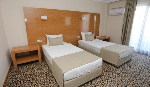 Habitación estándar con 1 cama doble o 2 individuales