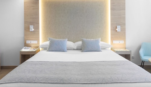 Habitación individual Confort, 1 cama de matrimonio, vistas parciales al mar