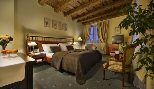 Check in room
