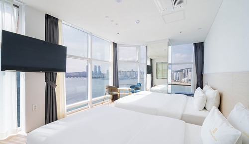 Habitación triple Royal, vistas al mar