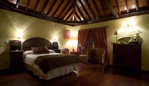 Habitación estándar con 1 cama doble o 2 individuales