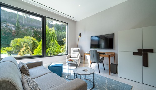 Superior Room Land View