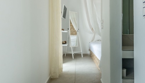 Suite, bañera de hidromasaje, vistas al mar