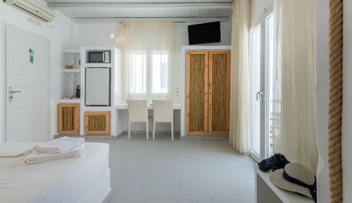 Habitación Confort doble, vistas parciales al mar