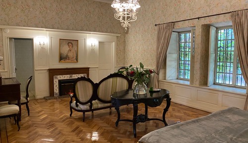 Suite H, 1 cama King size, con acceso para silla de ruedas, vista al parque