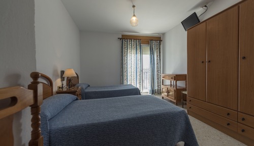 Habitación estándar con 1 cama doble o 2 individuales