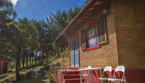 Chalet (Red)