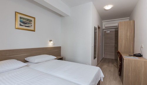 Habitación con 2 camas individuales, vistas al mar