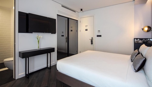 Superior King Room 