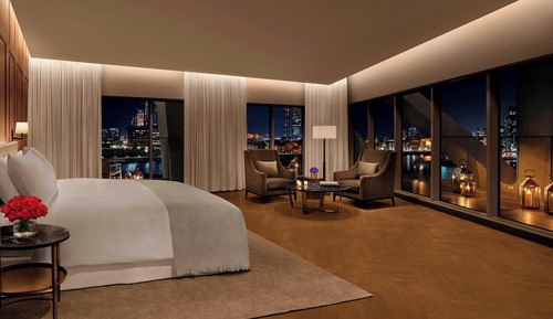 Suite, 3 habitaciones, terraza, vistas al puerto deportivo