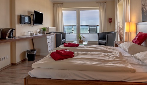 Habitación doble, balcón, vistas a la playa (Nr. 2)