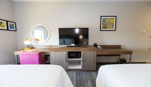 Habitación, 2 camas de matrimonio, frigorífico y microondas