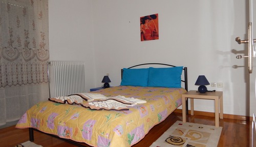 Apartamento, 2 habitaciones, balcón, vistas a la montaña