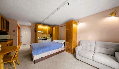 Estudio estándar, baño privado (Aspen)