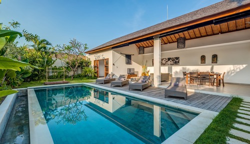 Villa familiar, 2 habitaciones, piscina privada, junto a la playa