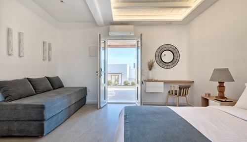 Habitación triple, vistas a la piscina