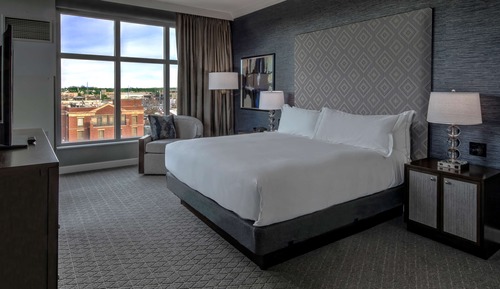 ADA Accessible Room, 1 King Bed, Accessible, Bathtub (Hearing & Mobility)