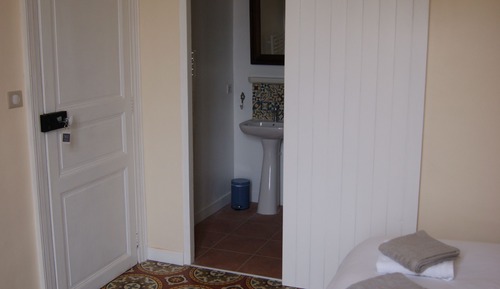 Habitación estándar doble, baño privado (d. No4 Chambre)