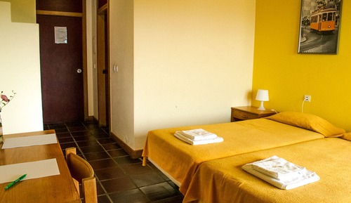 Habitación estándar con 1 cama doble o 2 individuales