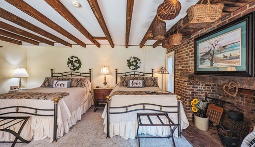 Habitación, 2 camas de matrimonio, en la zona del patio