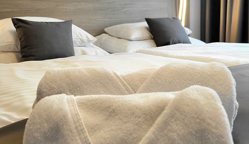Habitación Premium con 1 cama doble o 2 individuales, balcón