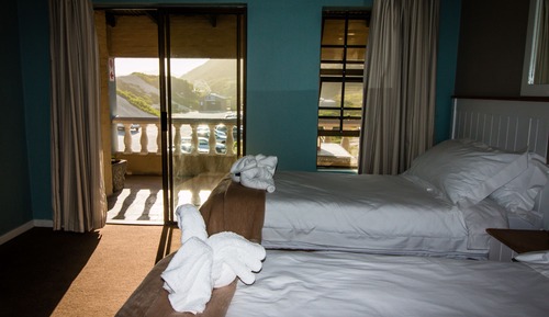 Habitación de luna de miel, vistas parciales al mar
