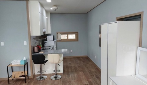 Studio (#101) (No bed, Only Ondol)