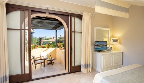 Habitación Confort con 1 cama doble o 2 individuales, vistas al jardín
