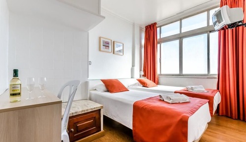Habitación con 1 cama doble o 2 individuales, baño compartido