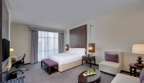 Habitación, 1 cama de matrimonio grande (Club Rotana Spacious Room)