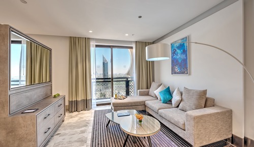 Estudio, piscina privada, vistas a la ciudad