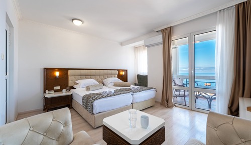 Apartamento familiar, 2 habitaciones, balcón, vistas al mar