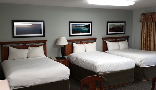 Habitación triple, varias camas, balcón, vistas al río