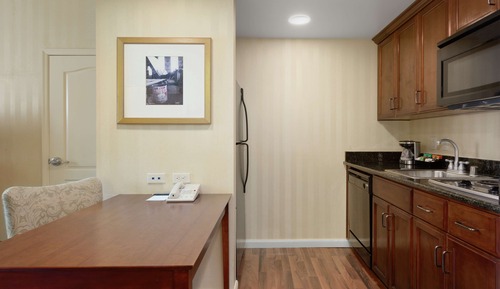 One Bedroom Suite, 1 King Bed, Smoking