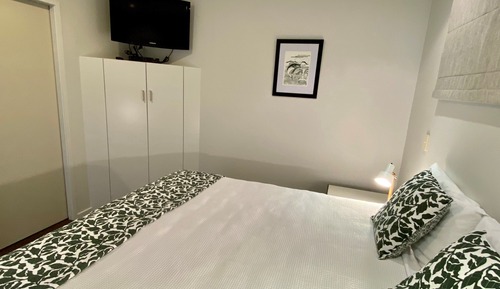 Suite, 1 cama de matrimonio grande, bañera de hidromasaje, en la zona del patio