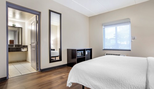 Habitación estándar, 1 cama de matrimonio grande con sofá cama (Communications Accessible)