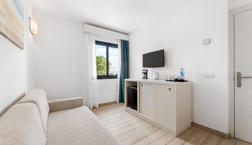 Suite junior (3 Adults and 1 Child)