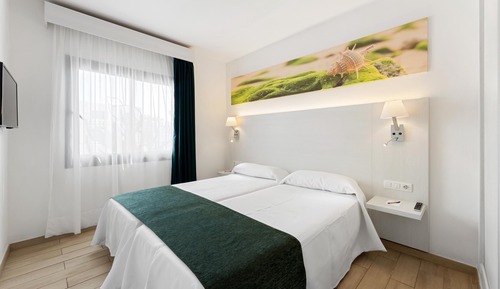 Apartamento superior, 2 habitaciones, cocina básica (4 Adults)