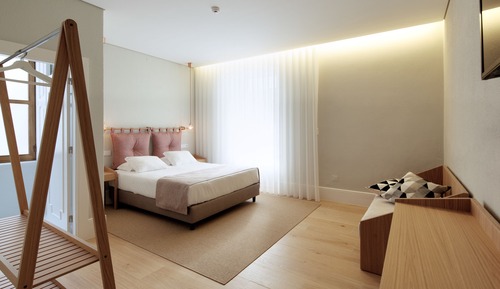 Habitación triple Confort, 1 cama de matrimonio grande con sofá cama