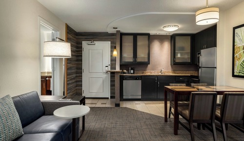 Suite, 2 habitaciones (Mobility/Hearing Access, Roll-In Shwr)